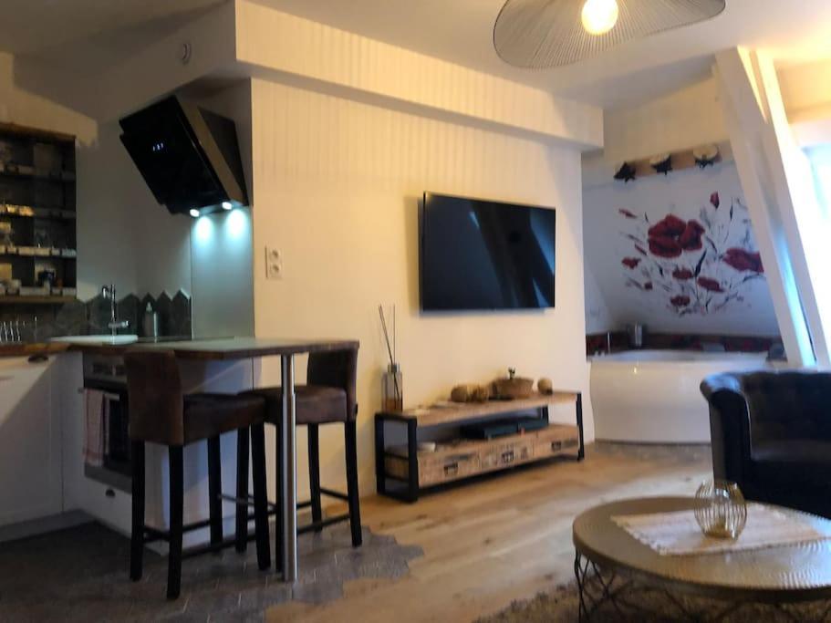 Appartement Sejour Detente Au Coeur De Macon Avec Spa Et Bouteille Offerte Extérieur photo