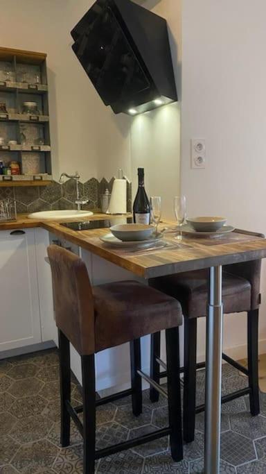 Appartement Sejour Detente Au Coeur De Macon Avec Spa Et Bouteille Offerte Extérieur photo