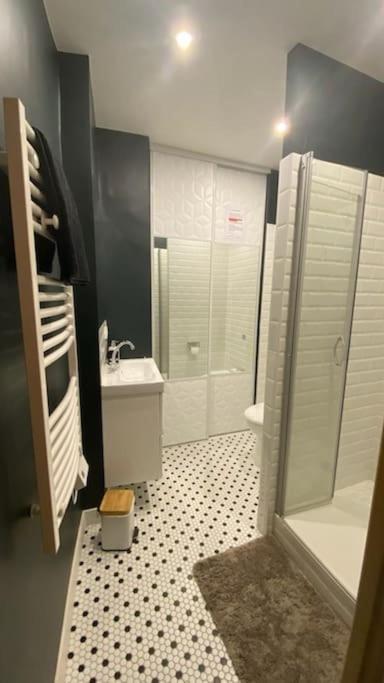 Appartement Sejour Detente Au Coeur De Macon Avec Spa Et Bouteille Offerte Extérieur photo