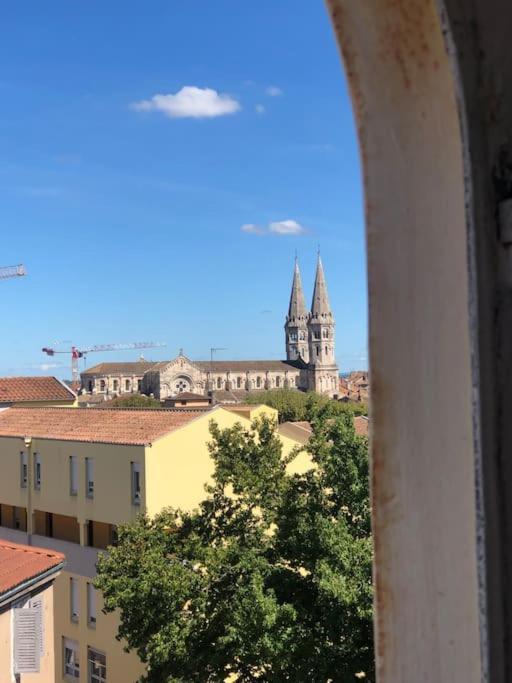 Appartement Sejour Detente Au Coeur De Macon Avec Spa Et Bouteille Offerte Extérieur photo