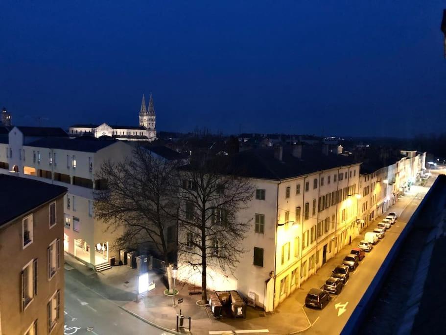 Appartement Sejour Detente Au Coeur De Macon Avec Spa Et Bouteille Offerte Extérieur photo